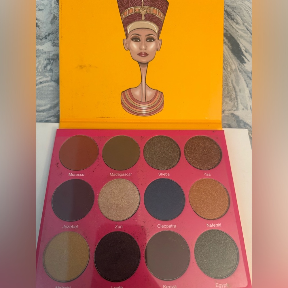 The Nubian 2 Juvia's Place Eyeshadow Palette - Bold Hues.